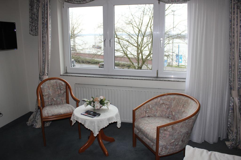 Hotel & Restaurant Zum Vater Rhein Monheim am Rhein 객실 사진