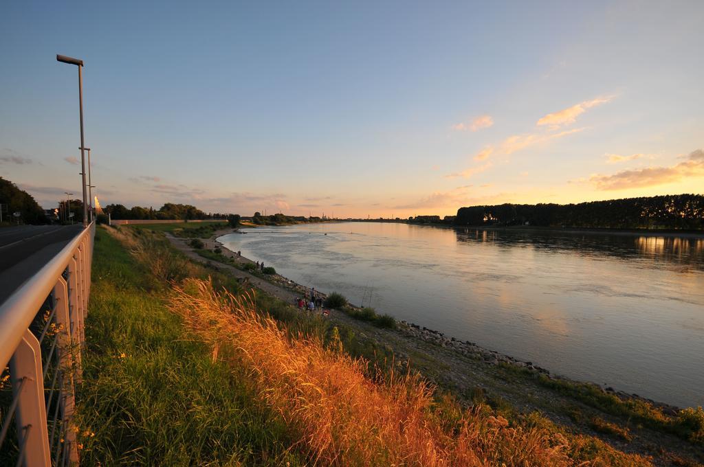 Hotel & Restaurant Zum Vater Rhein Monheim am Rhein 외부 사진